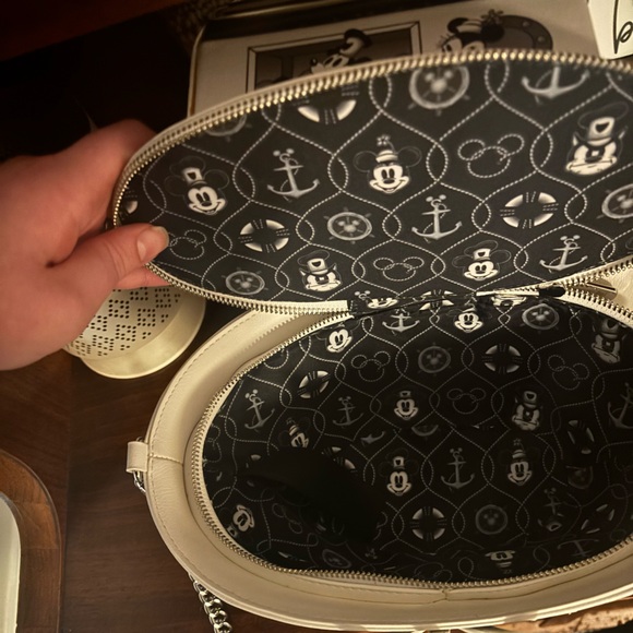 Loungefly Steamboat Willie Black and White Stitch Shoppe Bag - Picture 6 of 7